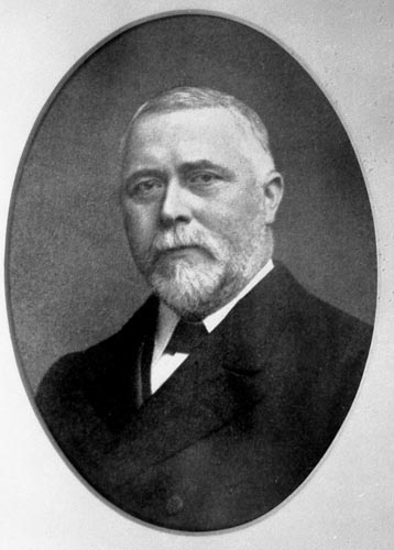 Sir William H White 1899-1900