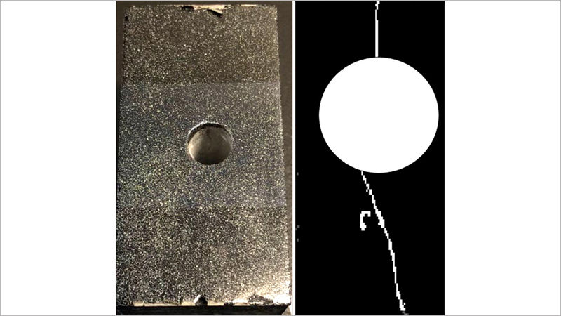 Small cracks in a painted cement block are barely visible under ambient lighting (left) but show up clearly in the near-infrared image (right) (Credit: Weisman Research Group/ Nagarajaiah Group/ Rice University)