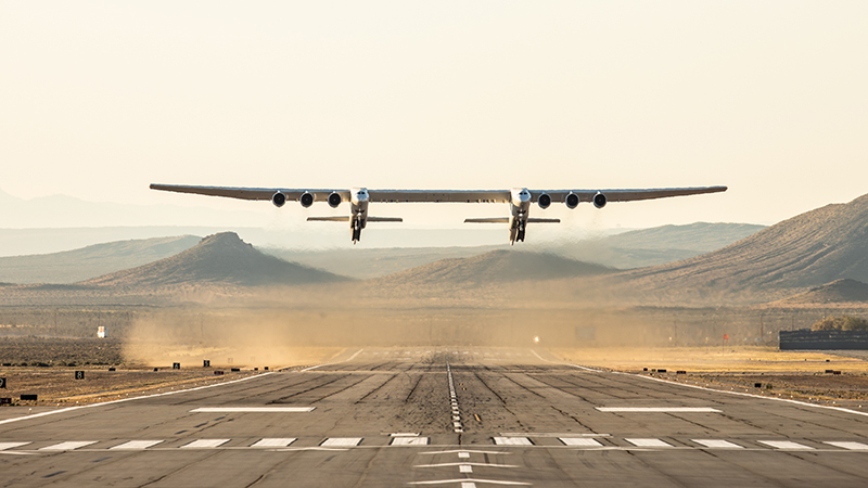 The Stratolaunch in flight (Credit: Stratolaunch Systems Corporation) 