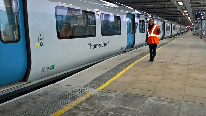 thameslink-platform-hump.jpg