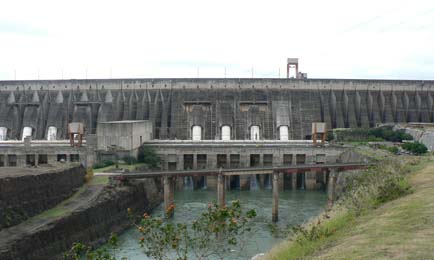 The Itaipu Dam. Credit: https://www.flickr.com/photos/worldresourcesinstitute/