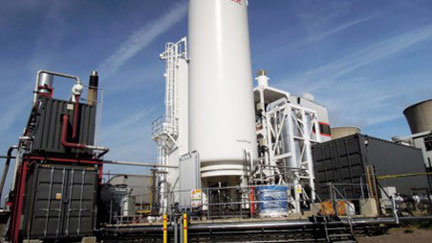 Liquid air energy storage plant